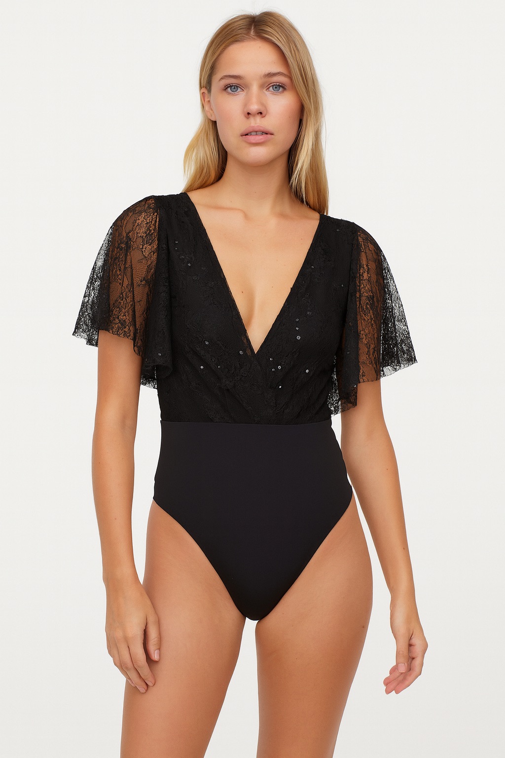 BODY ENCAJE CON MANGAS E2553